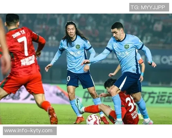 河南队凭李提香乌龙球领先浙江后防线三人染黄局势紧张