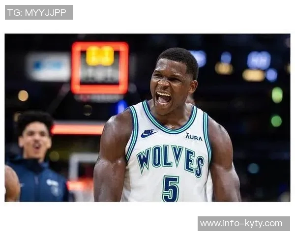 爱德华兹上半场表现分析5中3罚球全中贡献12分失误频繁正负值惨淡