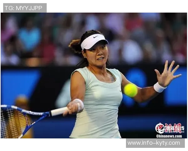 洛卡特利调侃队友脚后跟传球技艺高超赛场上笑声不断